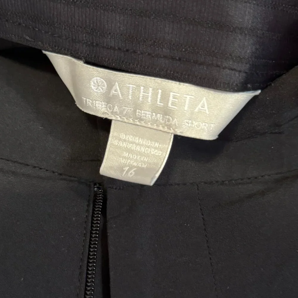 Athleta size 16 Trekkie short black - Picture 2 of 3
